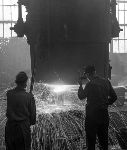 Mannheim, Stahlguss im Mannheimer Stahlwerk 1960er-Jahre