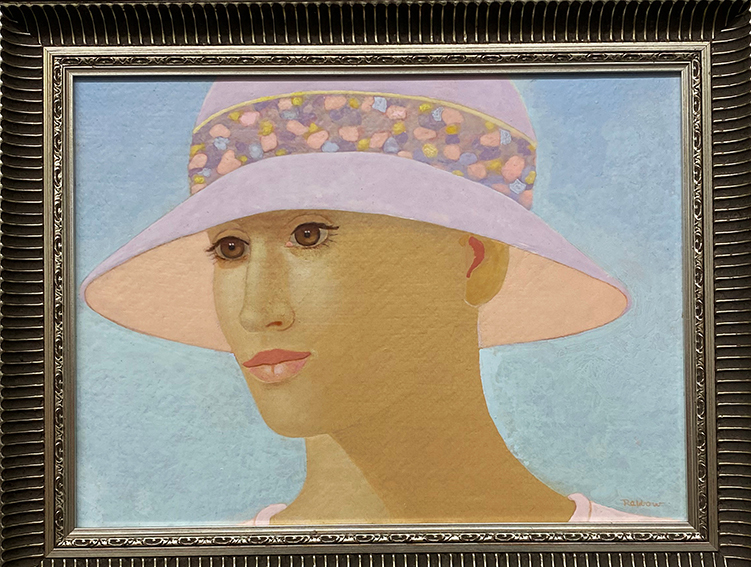 Frau mit hellem Hut