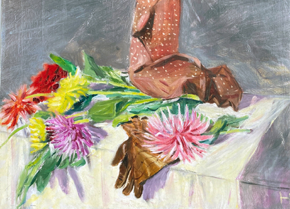 Ernst Hassebrauk: Stilleben mit Dahlien und Accessoires, 